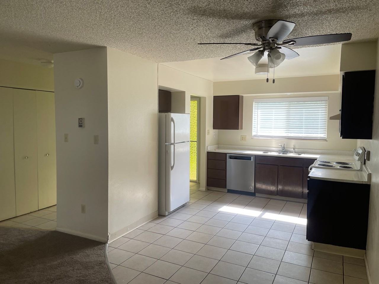 482 Smithridge Park - Photo 3 of 8