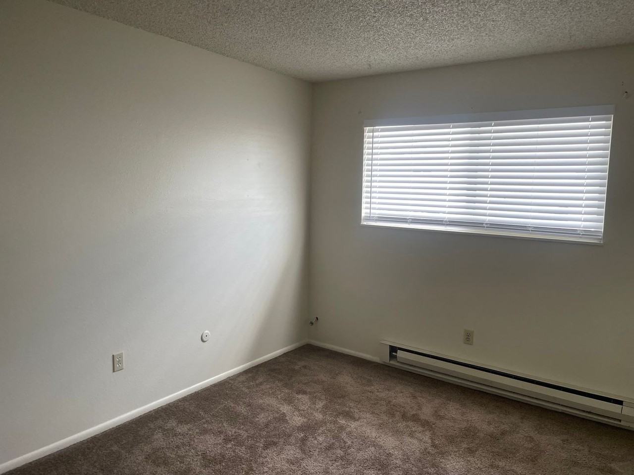 482 Smithridge Park - Photo 7 of 8