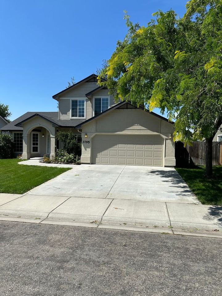 3795 N Mckinley Park Ave - Photo 3 of 31