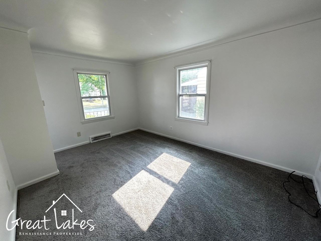 19138 Washtenaw St - Photo 7 of 12