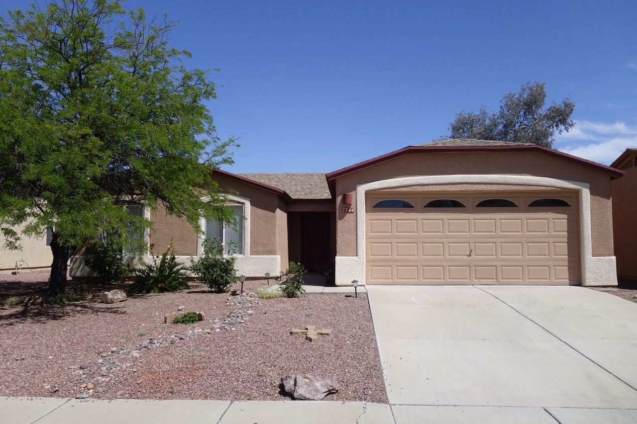 7744 W Rising Moon Way - Photo 2 of 15