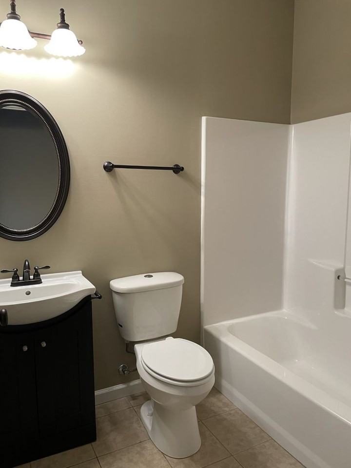 111 Stover Dr - Photo 3 of 17