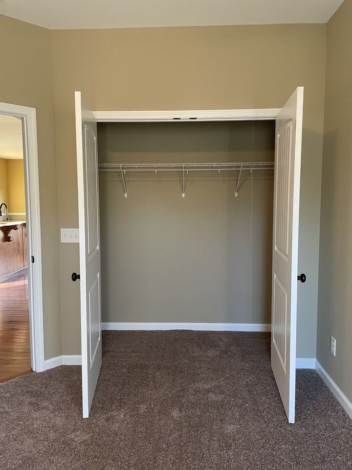 111 Stover Dr - Photo 6 of 17