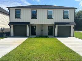 featured image of 514 W 2nd St
