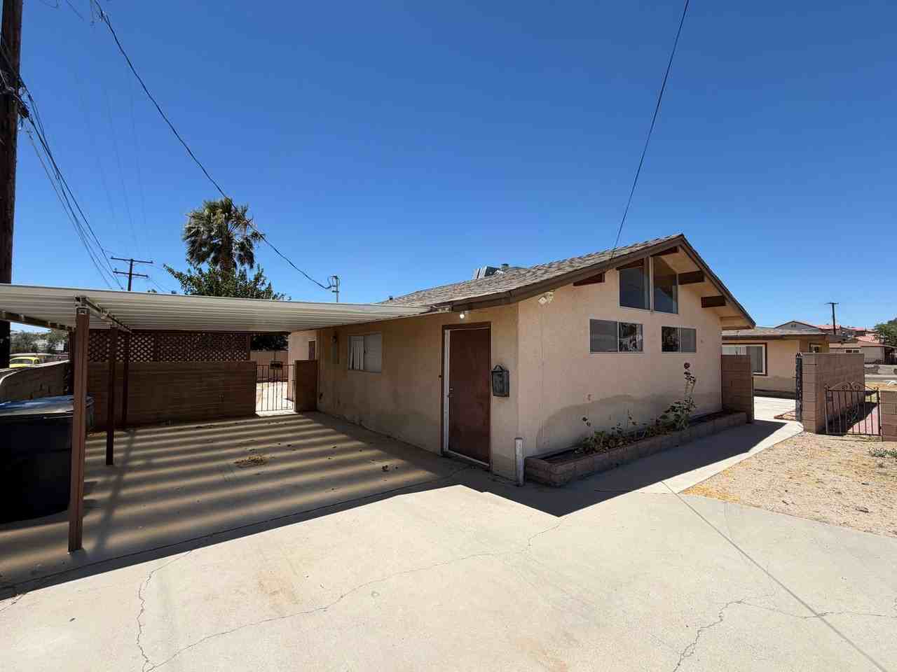 29205 Exeter St - Photo 3 of 50