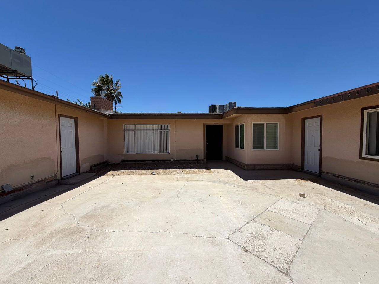 29205 Exeter St - Photo 5 of 50