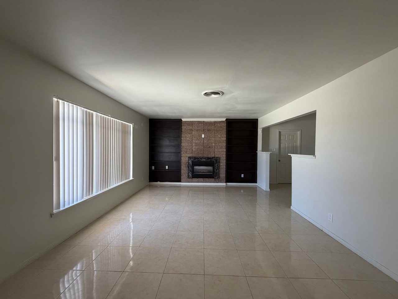 29205 Exeter St - Photo 7 of 50