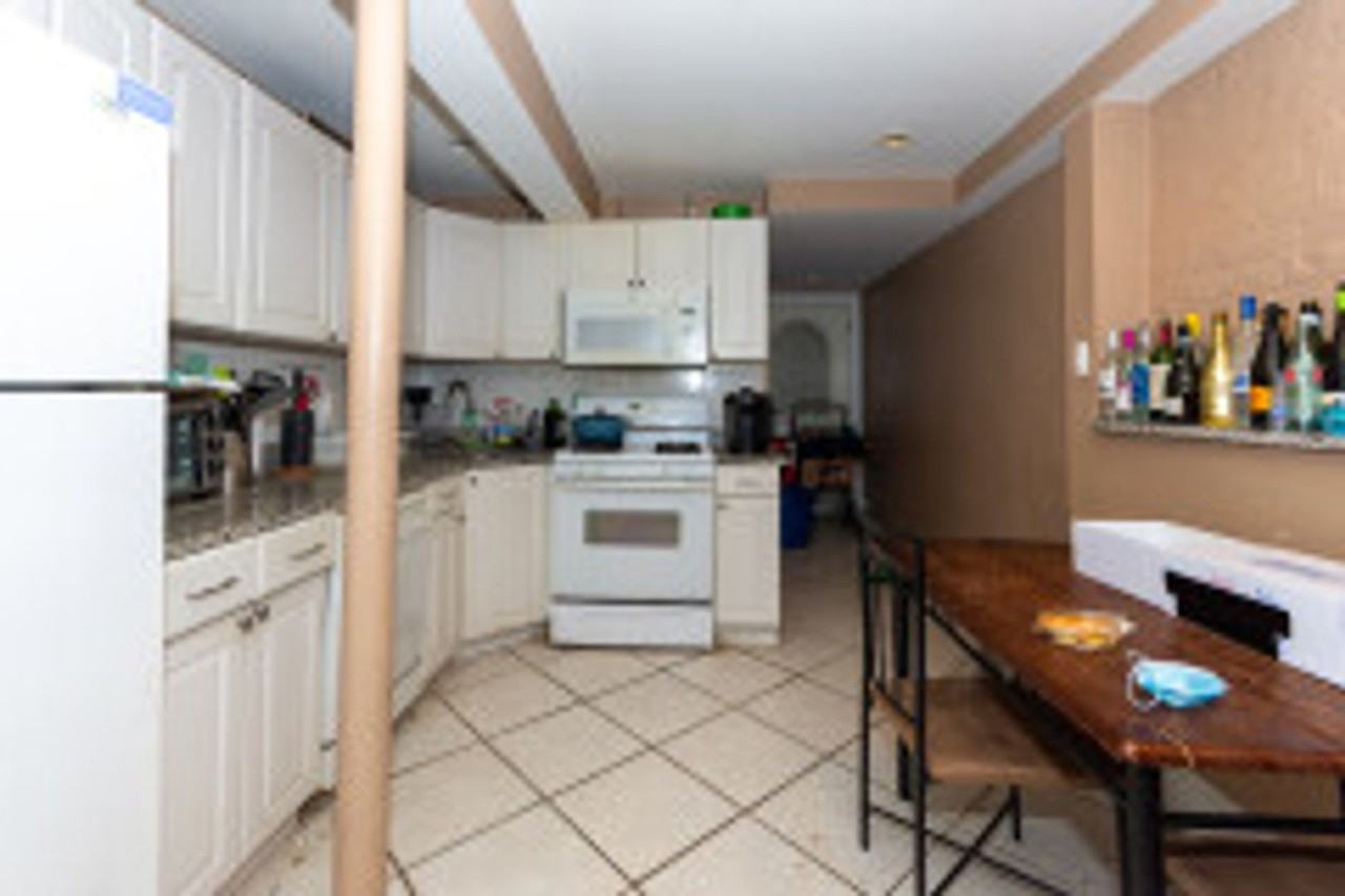 8 Lake St - Photo 3 of 10