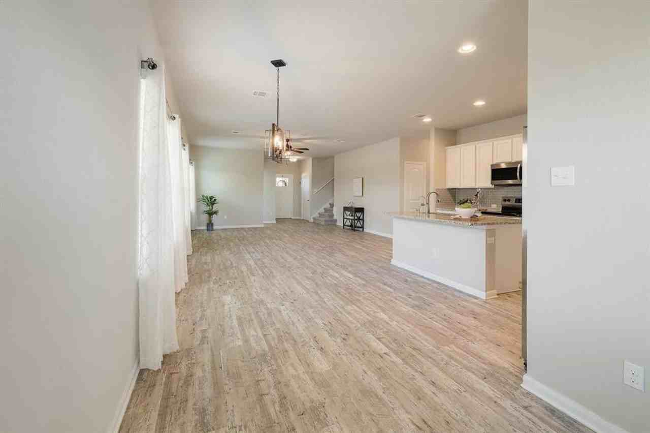 460 Galway Bay Ln - Photo 5 of 15