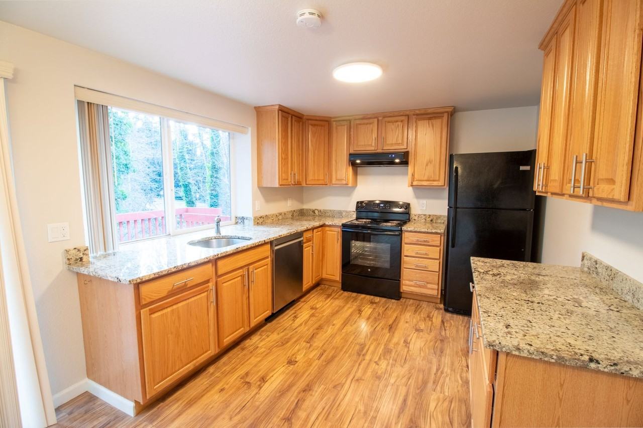 12410 98th Ave Ne - Photo 5 of 22