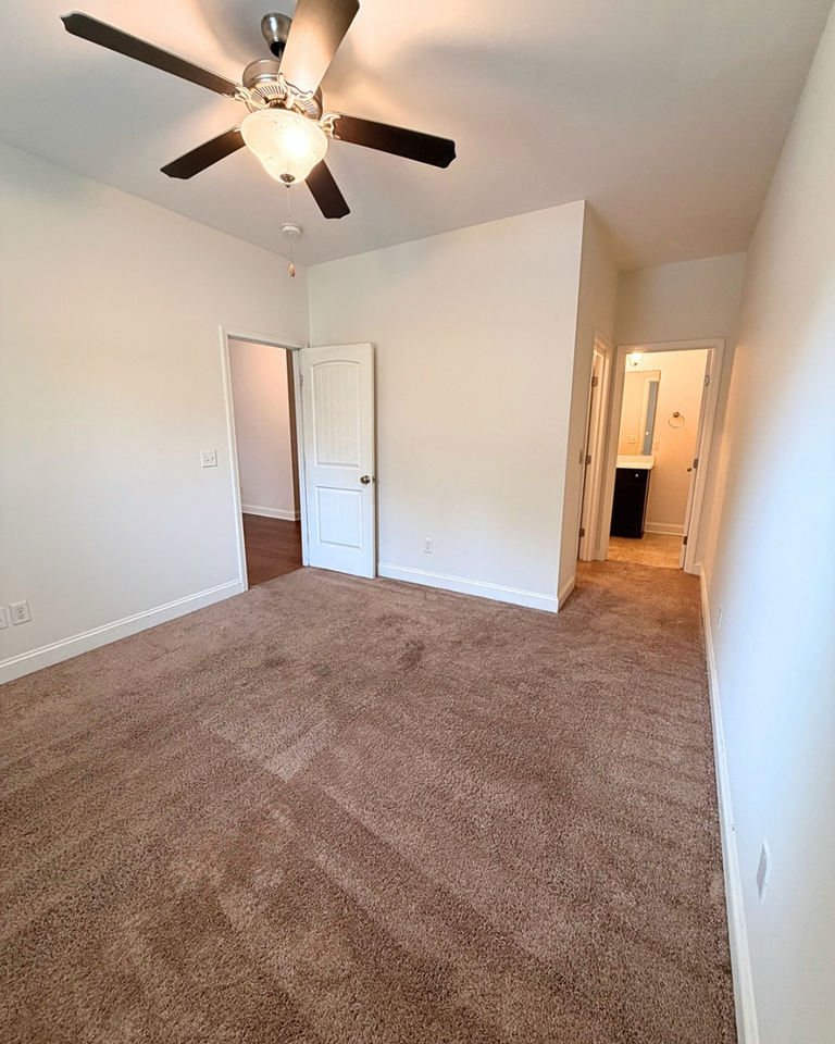 4908 Maple Ave - Photo 7 of 12