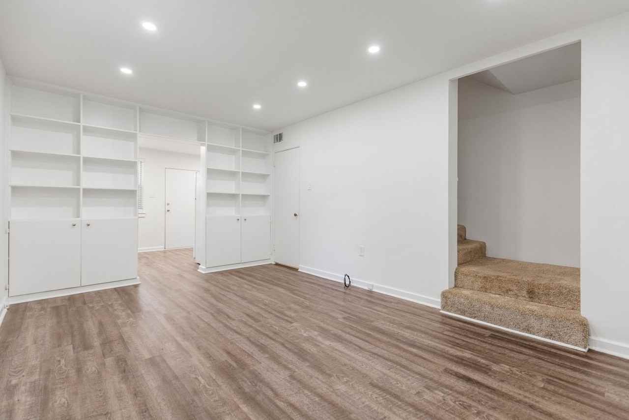53 Faris Cir - Photo 2 of 32