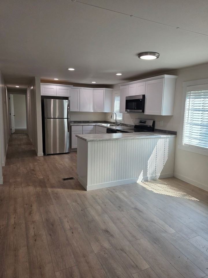 Honeysuckle Mobile Home Park - Photo 5 of 24