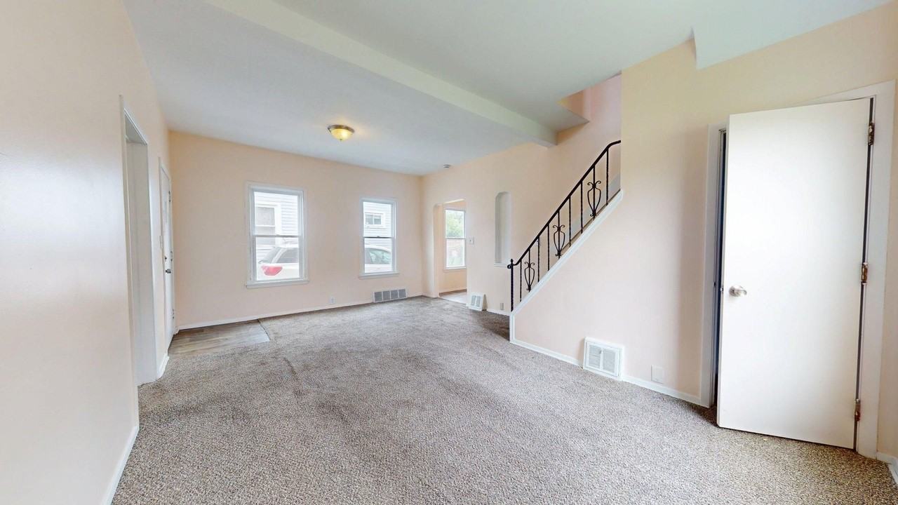 8200 Beman Ave - Photo 2 of 19