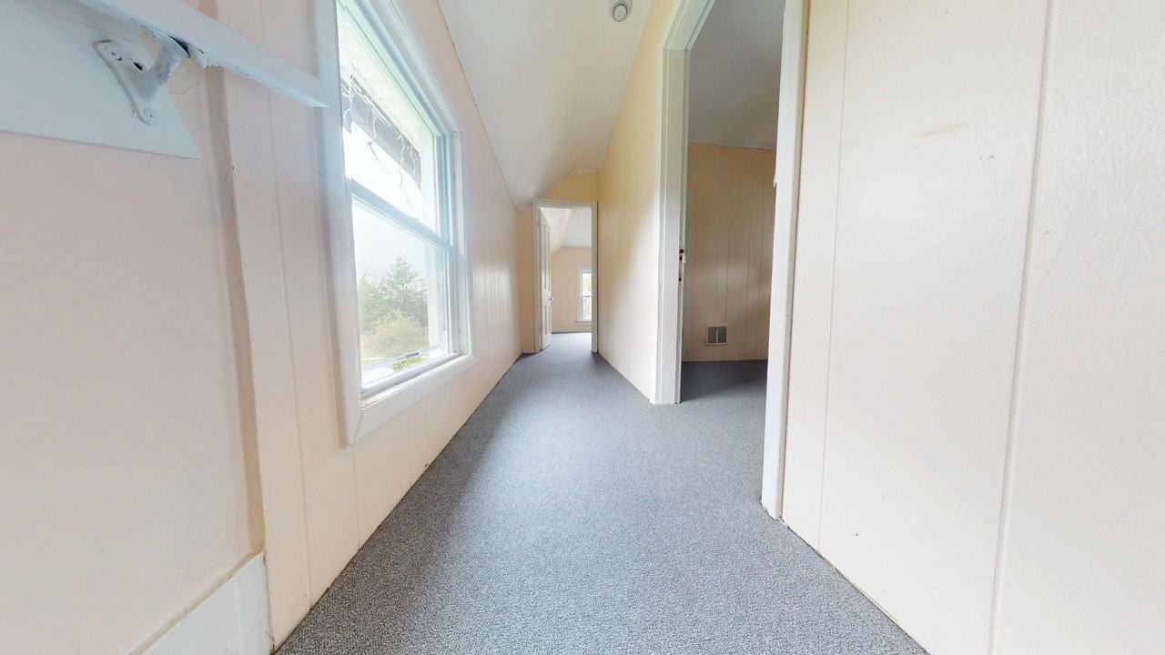 8200 Beman Ave - Photo 5 of 19