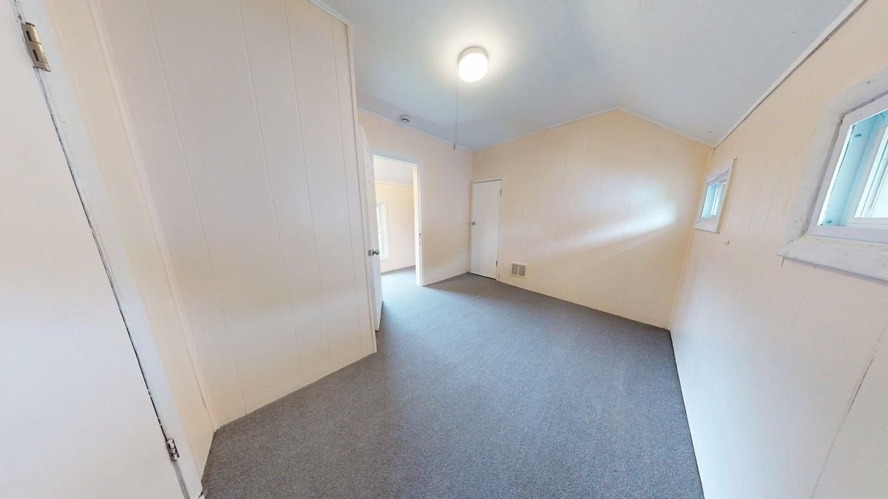8200 Beman Ave - Photo 7 of 19