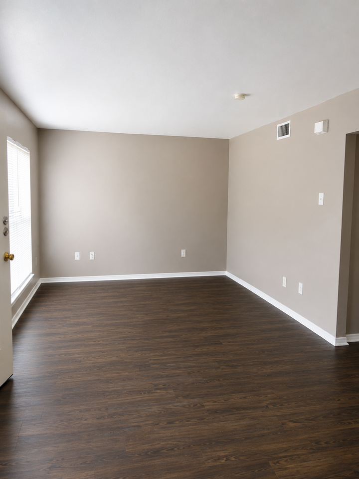 Spacious homes in convenient location - Photo 4 of 10