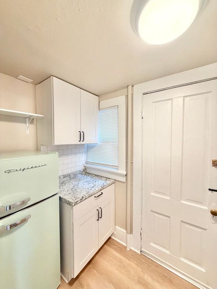 209 E Willamette Ave #209-1 - Photo 7 of 15
