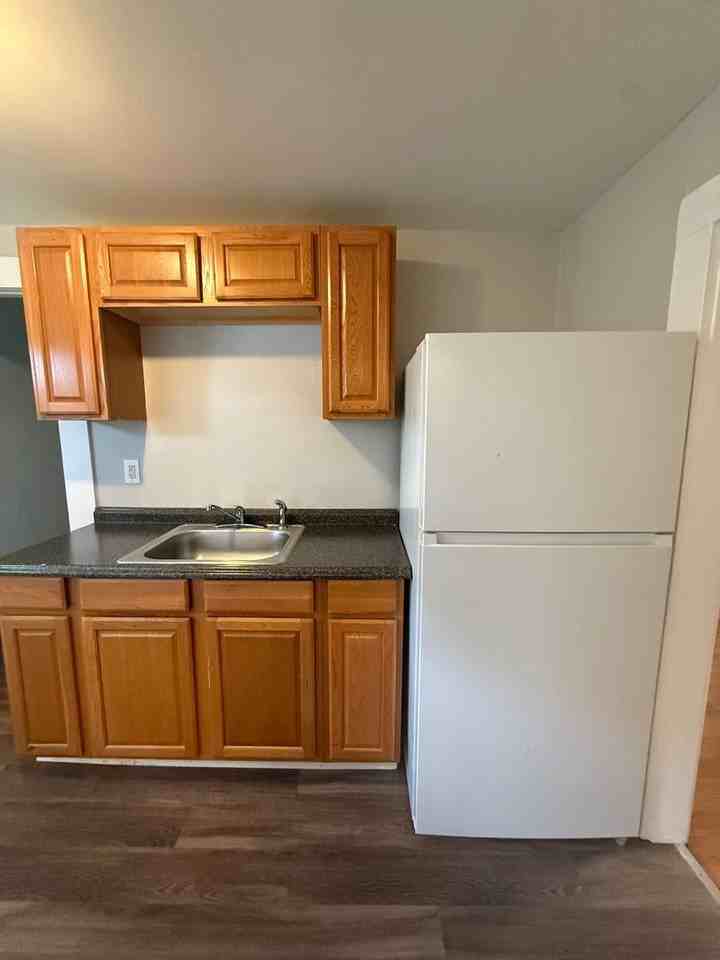 50 Bissell St - Photo 4 of 8