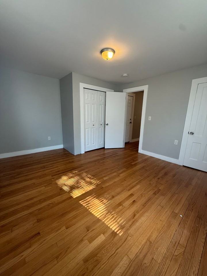 50 Bissell St - Photo 6 of 8