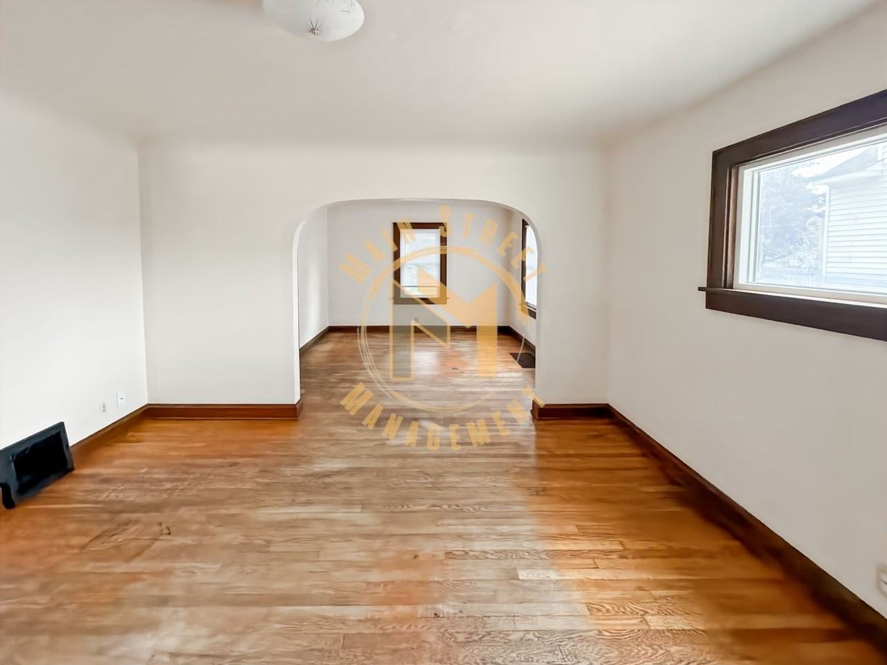 520 N Henry St - Photo 4 of 12