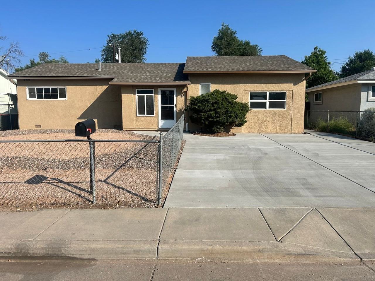 88 Rose Dr - Photo 2 of 46