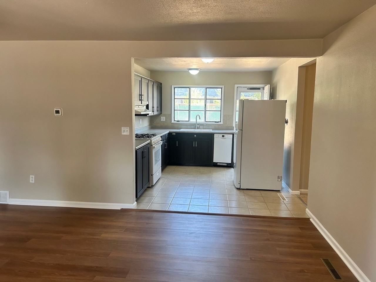88 Rose Dr - Photo 5 of 46