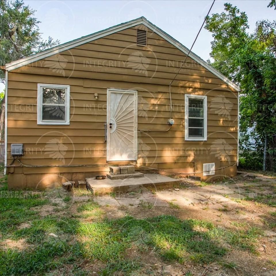 4411 S Benton Ave - Photo 7 of 25