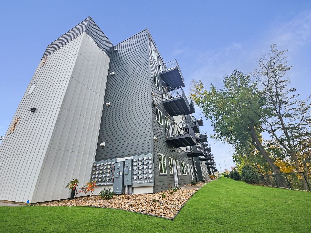 Boulevard Apartments - Photo 7 of 14