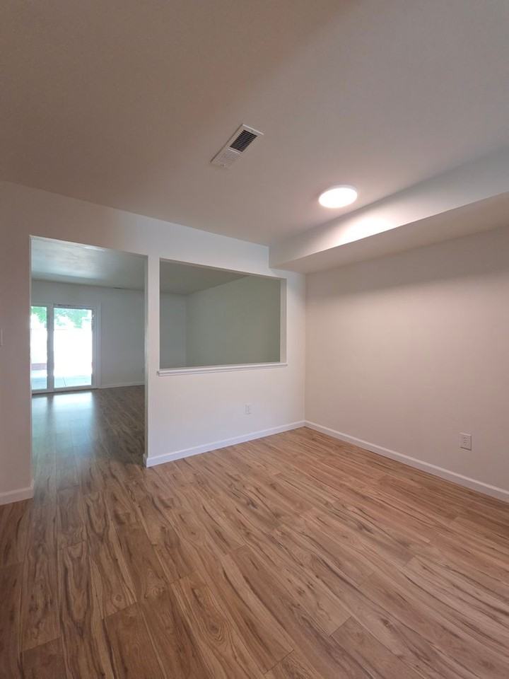 1918 Knolls Dr - Photo 7 of 23