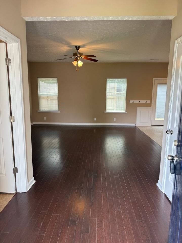 1850 Warmingfield Dr - Photo 3 of 26