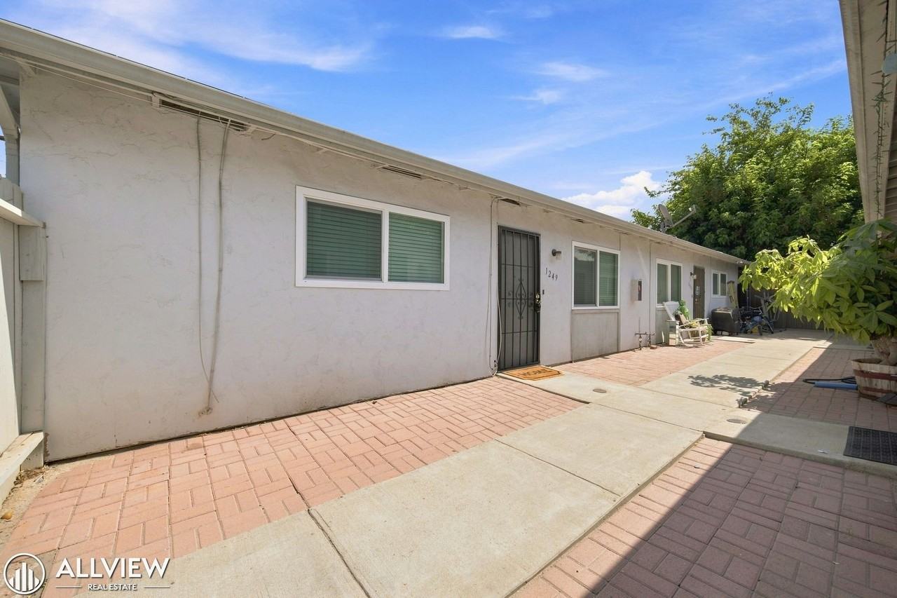 1245 Lyons Ln - Photo 2 of 25