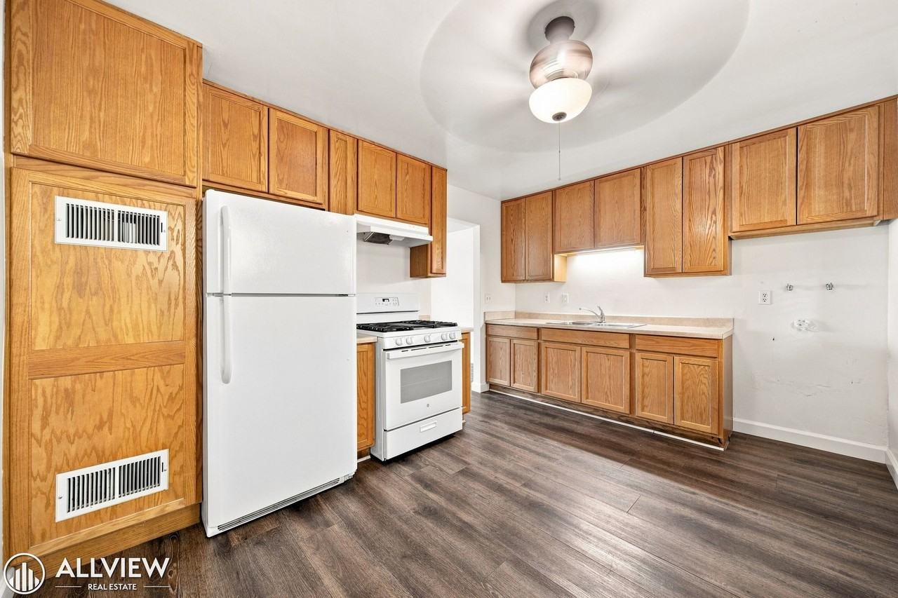 1245 Lyons Ln - Photo 3 of 25
