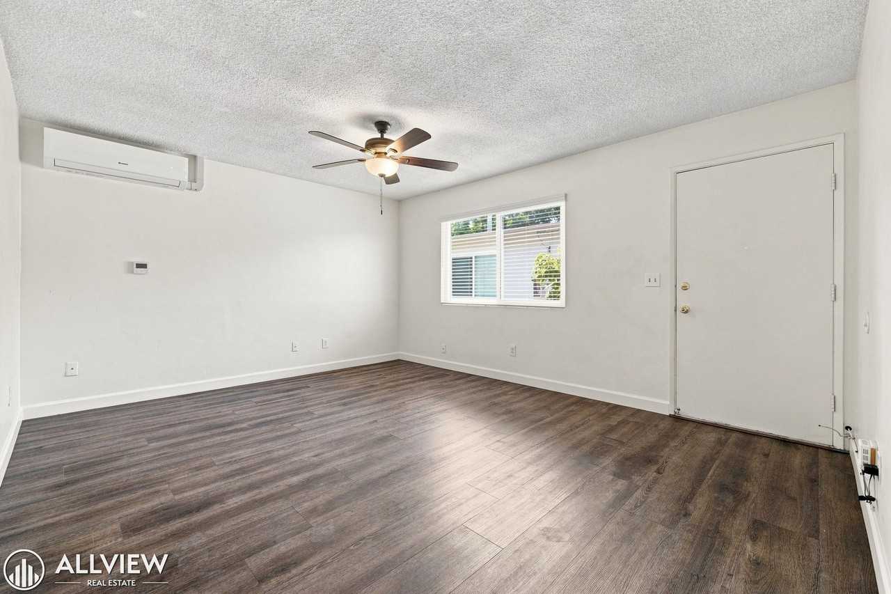 1245 Lyons Ln - Photo 4 of 25