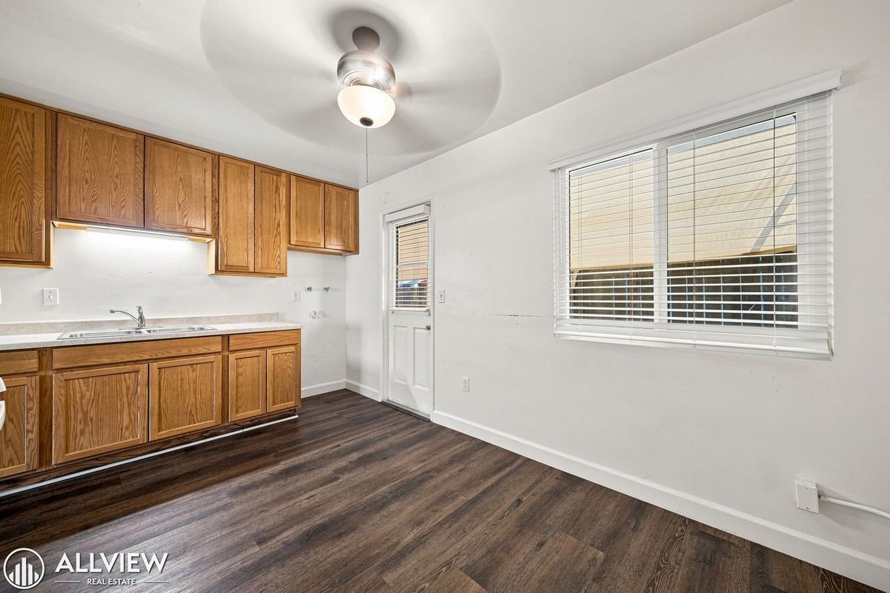 1245 Lyons Ln - Photo 6 of 25