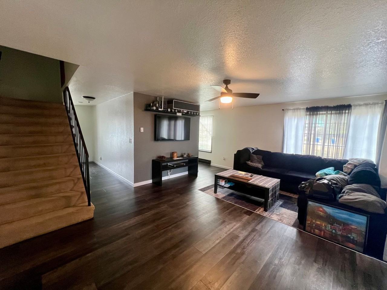 1130 Hemlock Ct - Photo 5 of 24
