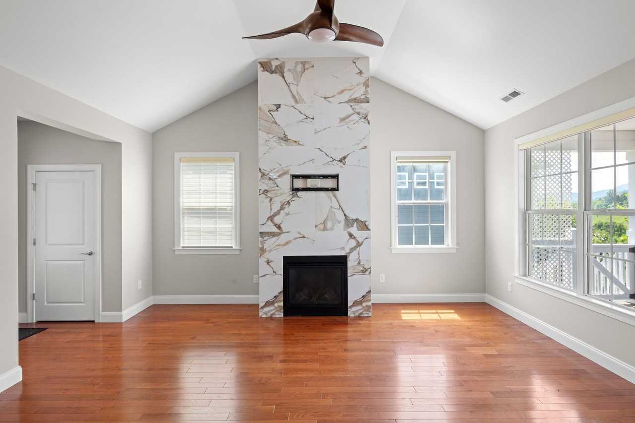 14 Rose Creek Rd - Photo 5 of 41