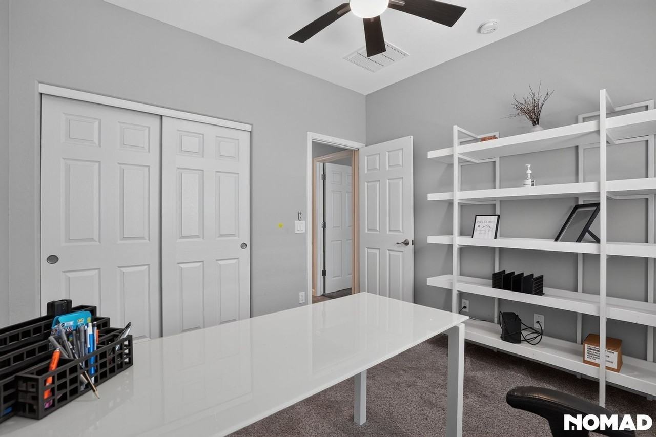 524 W Harwell Rd - Photo 5 of 41