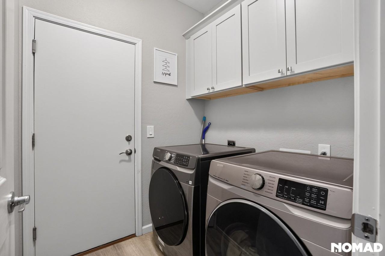 524 W Harwell Rd - Photo 7 of 41