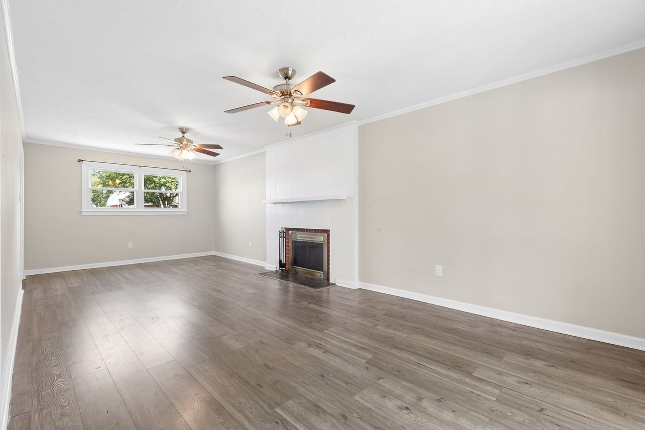 29 Adriatic Dr - Photo 4 of 43