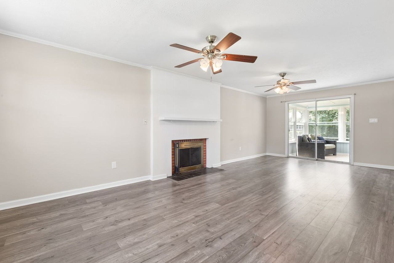 29 Adriatic Dr - Photo 6 of 43
