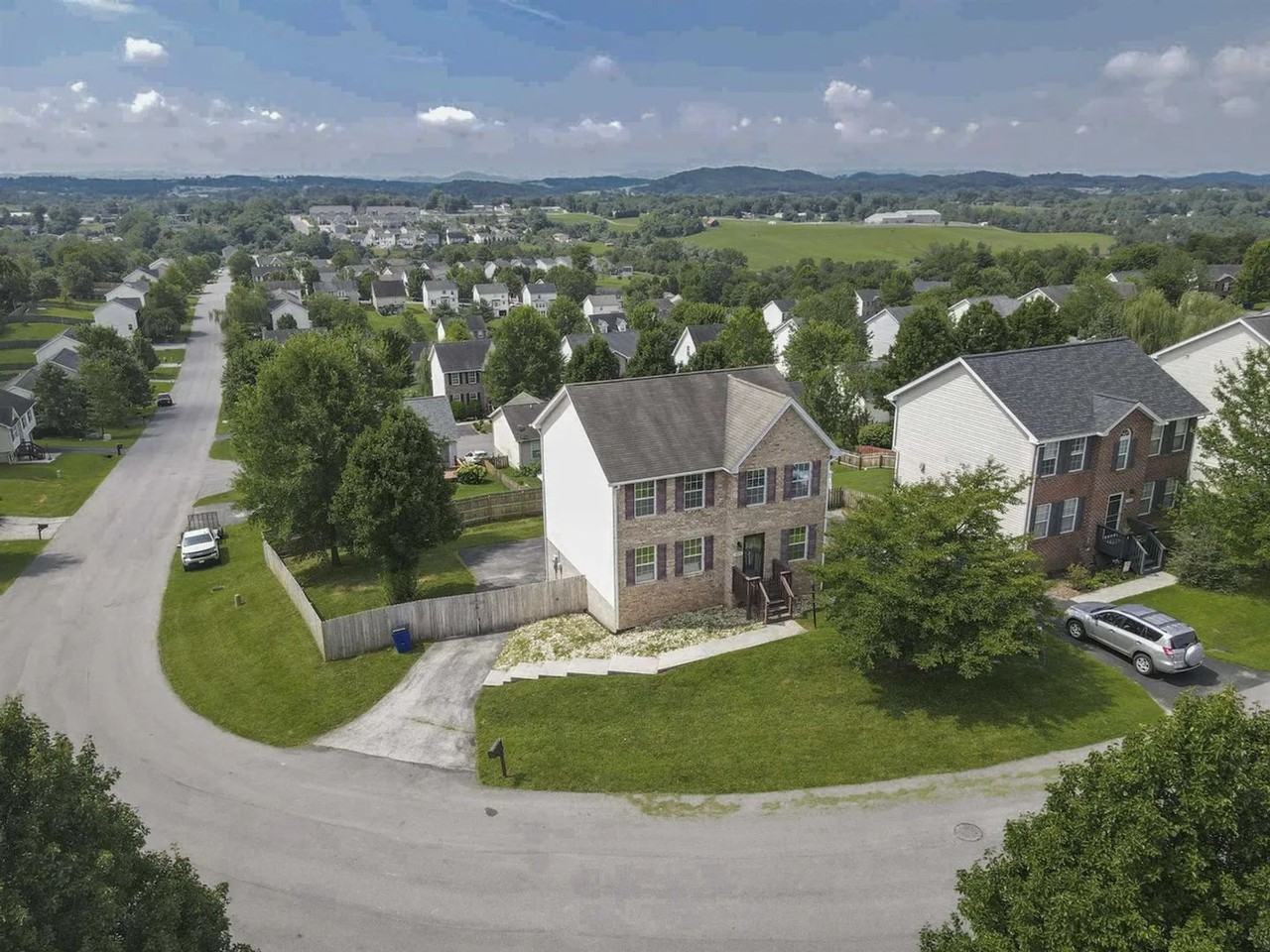 1075 New Village Dr Nw - Photo 3 of 16