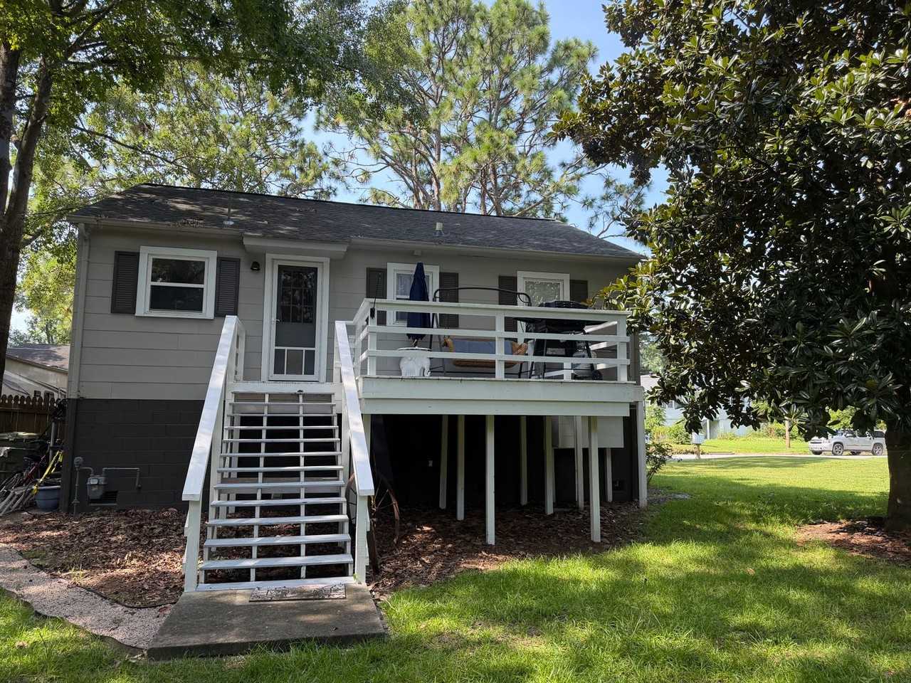 722 Willow St - Photo 2 of 3