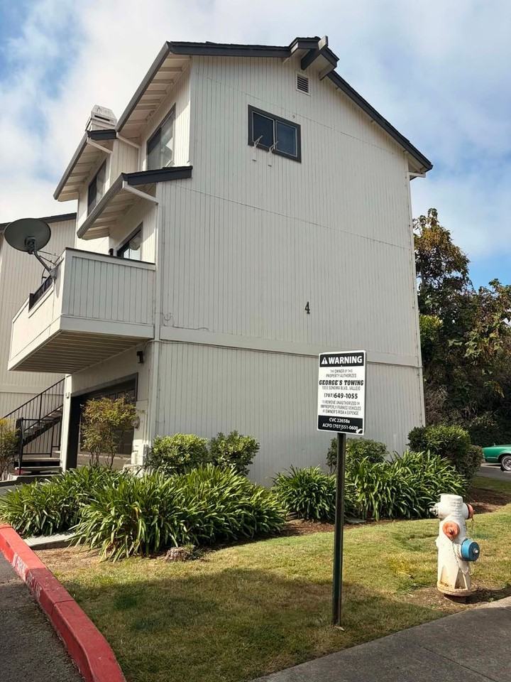 1 Frisbie St - Photo 4 of 33