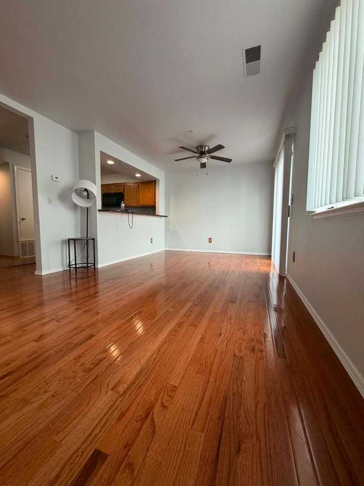 1 Frisbie St - Photo 6 of 33