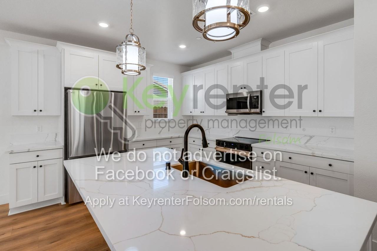 1012 Utah Dr - Photo 2 of 37