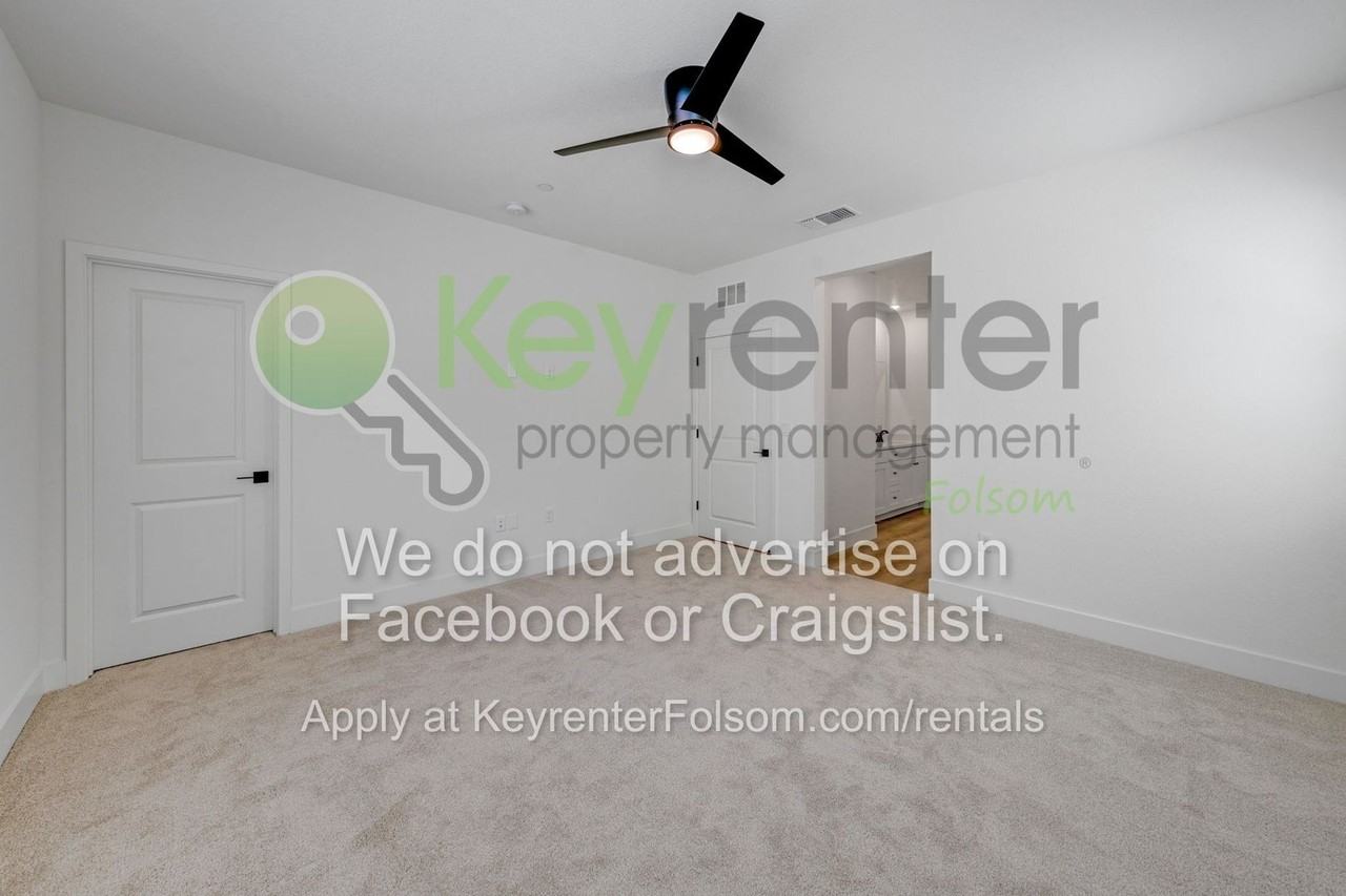 1012 Utah Dr - Photo 4 of 37