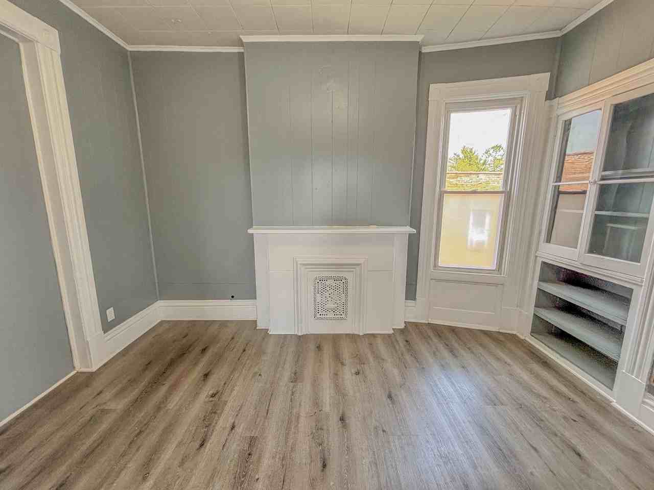 204 1st St - Photo 2 of 14