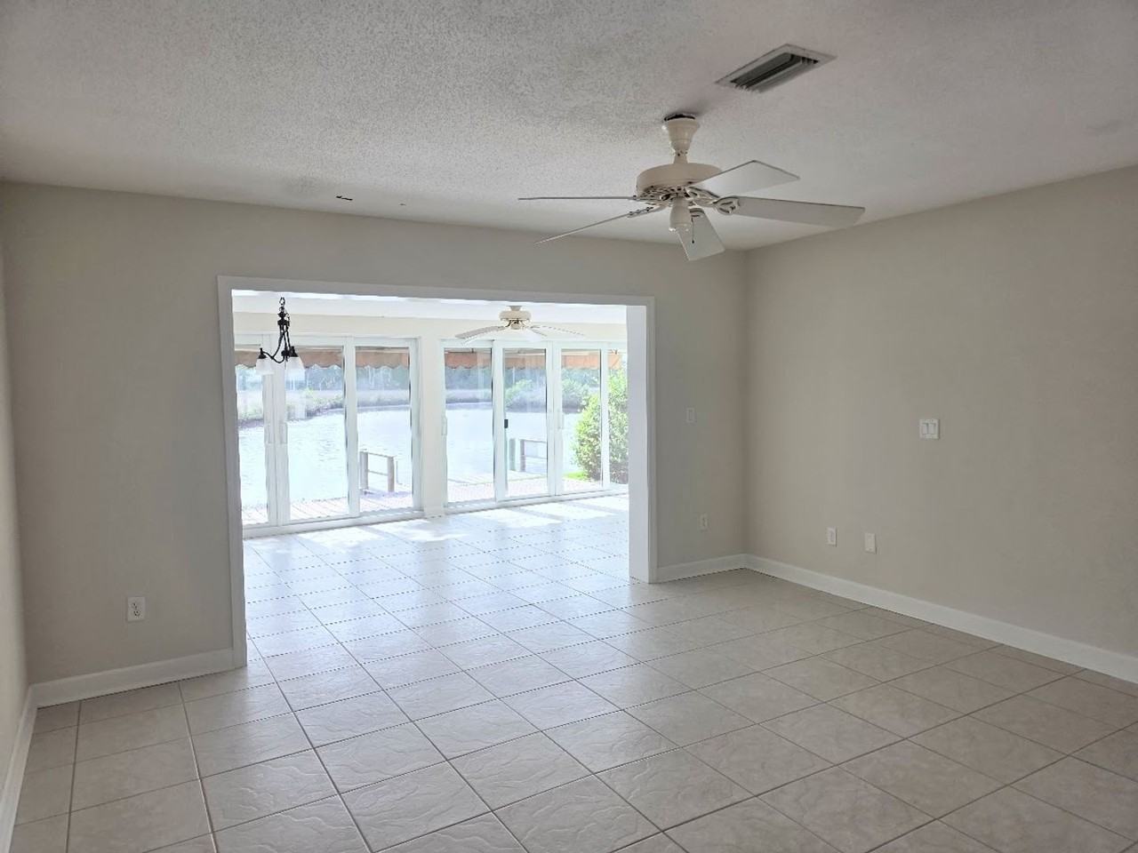 11462 W Bayshore Dr - Photo 6 of 24