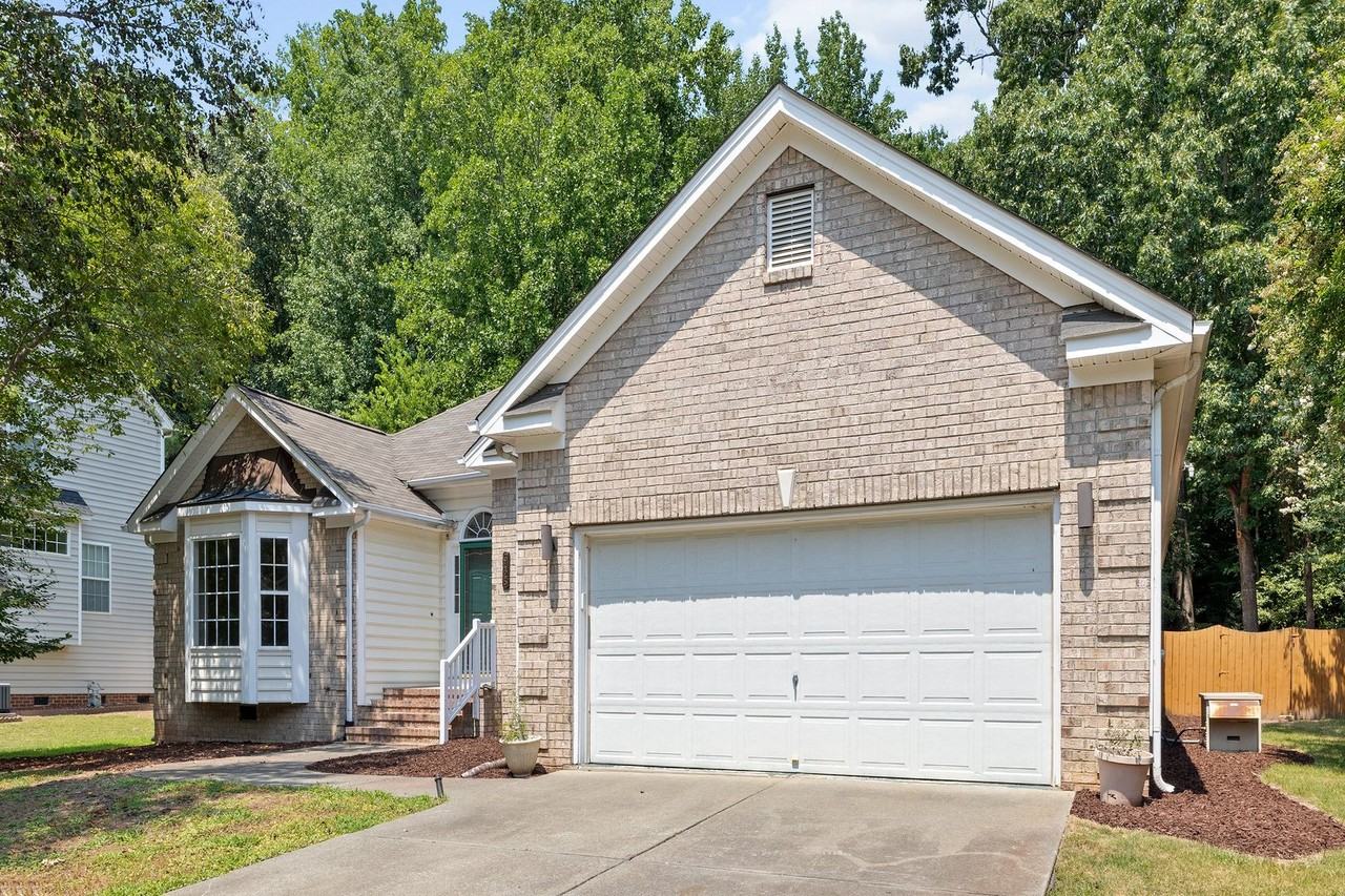 3425 Coach Lantern Ave - Photo 4 of 44
